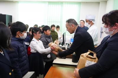 お米の贈呈